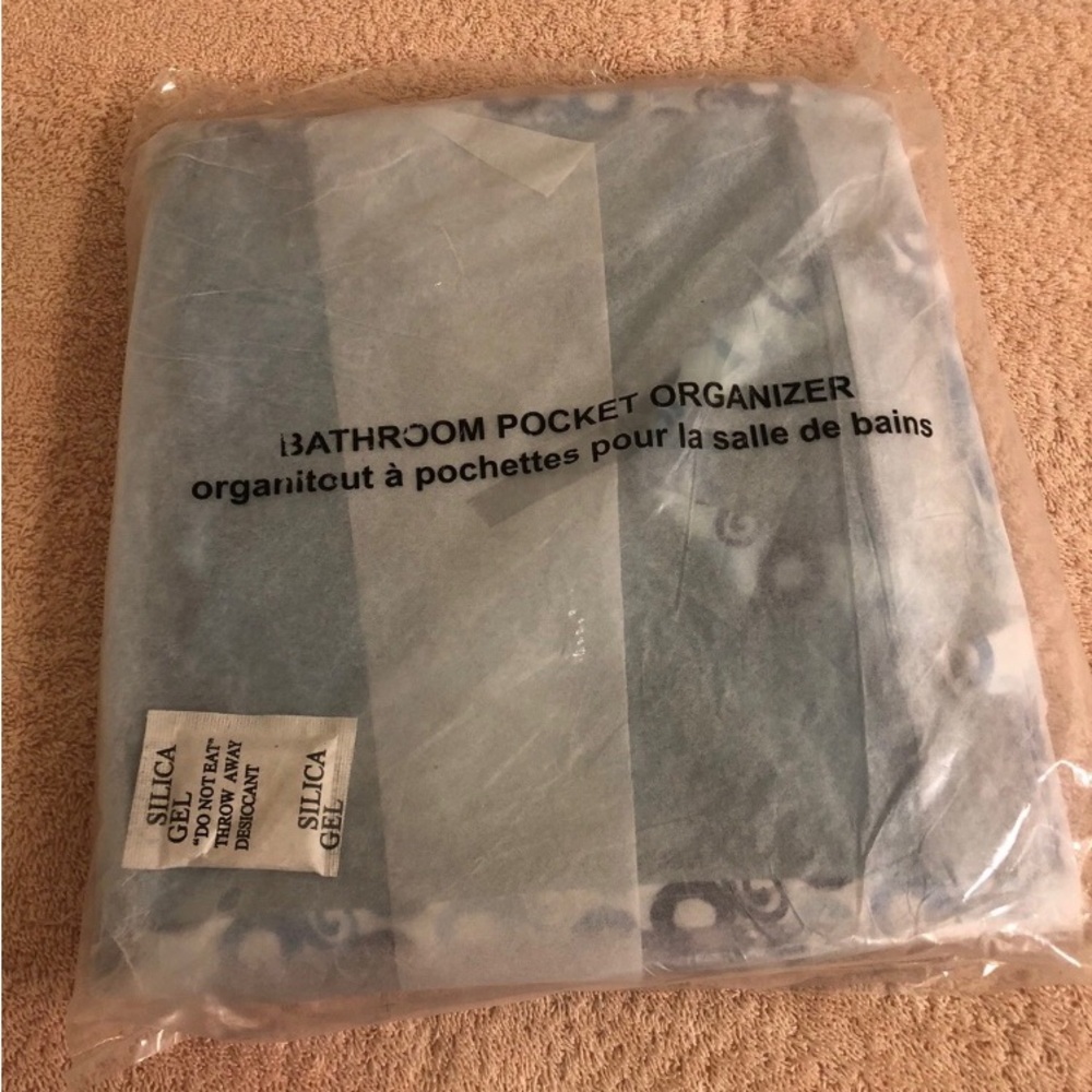 2010 Avon Hanging Bathroom Organizer Blue & White NIP